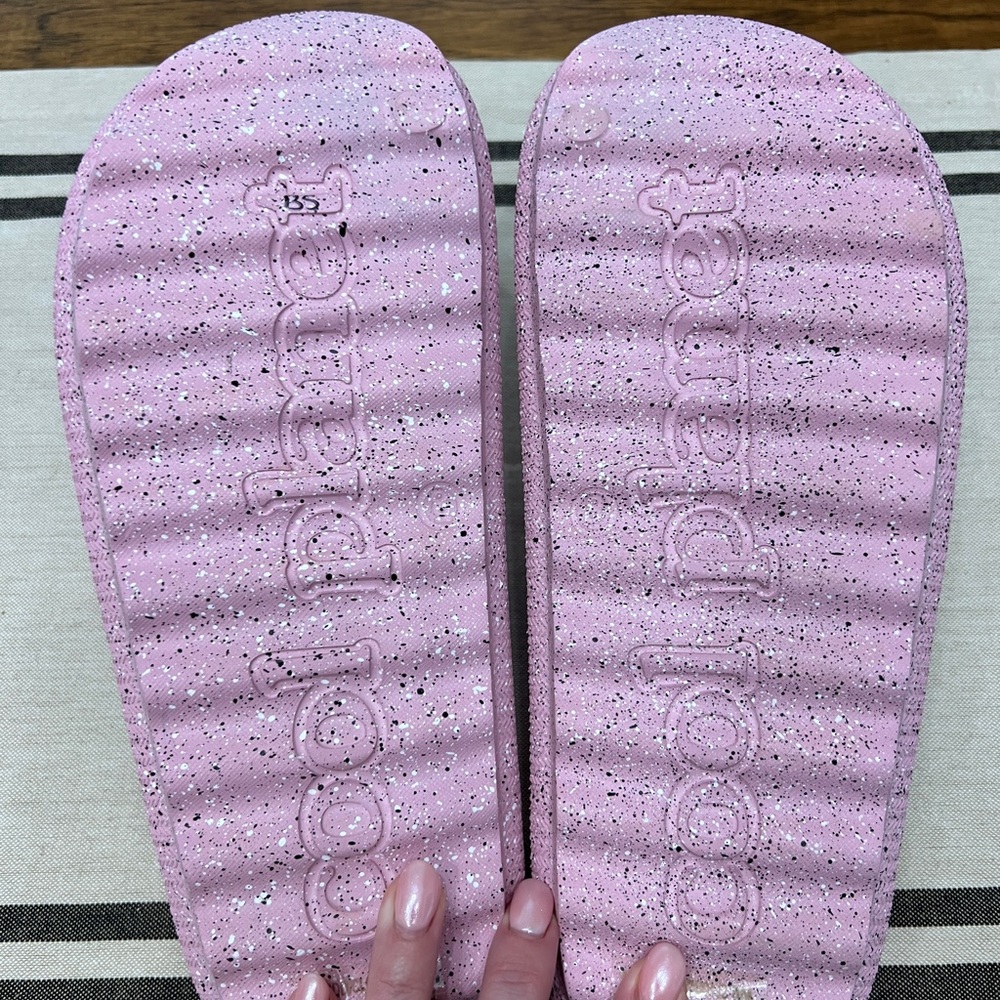 Brand NEW Steve Madden Cool Planet Pink Slides Size 8 - Picture 3 of 6